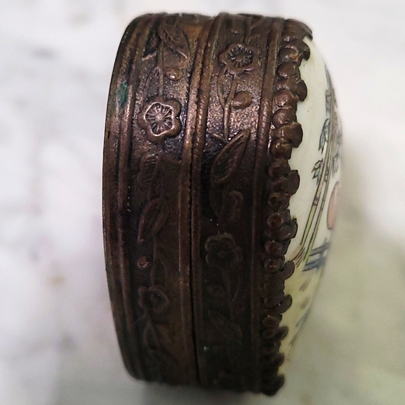 Small heart shaped oriental trinket box - Picture 7 of 7